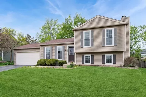 733 Cypress Ln, Carol Stream, IL 60188