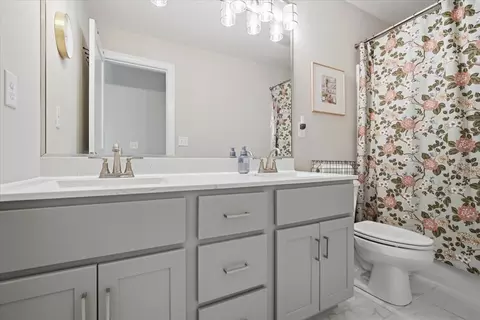 Bath - 5407 Ferryman Rd, Bloomington, IL 61705 photo 1 of 4