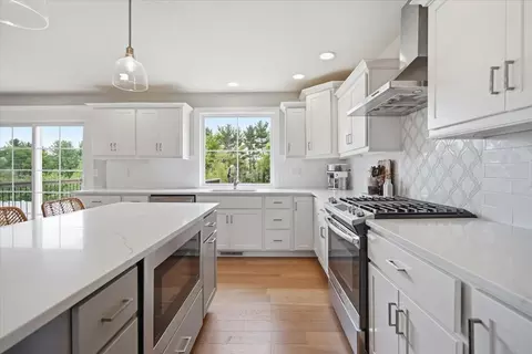 Kitchen - 5407 Ferryman Rd, Bloomington, IL 61705 photo 2 of 5