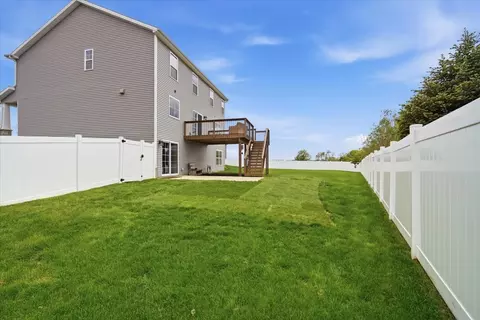 Exterior - 5407 Ferryman Rd, Bloomington, IL 61705 photo 9 of 10