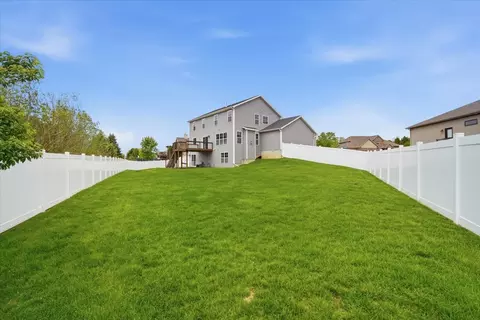 Exterior - 5407 Ferryman Rd, Bloomington, IL 61705 photo 6 of 10