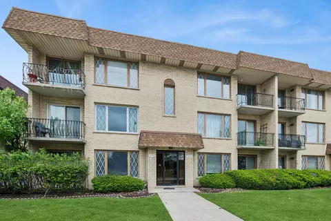 10704 Kilpatrick Ave #3B, Oak Lawn, IL 60453
