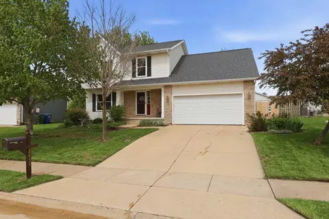 2434 W 62nd St, Davenport, IA 52806