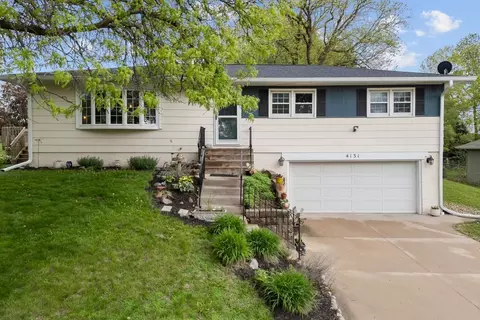 4131 Fillmore Ln, Davenport, IA 52806