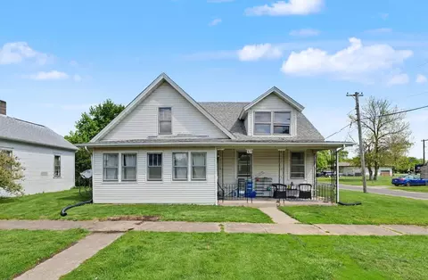 519 E Allen St, Farmer City, IL 61842