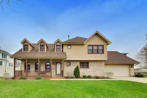 9641 E Shore Dr, Oak Lawn, IL 60453