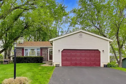 43 W770 Fescue Ct, Saint Charles, IL 60175