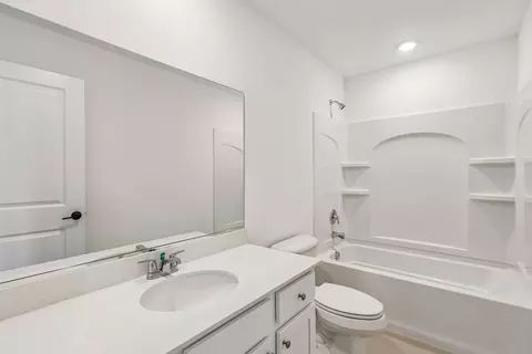 Bath - 25534 W Emory Ln, Plainfield, IL 60544 photo 2 of 6