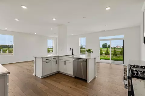 Kitchen - 25534 W Emory Ln, Plainfield, IL 60544 photo 2 of 3