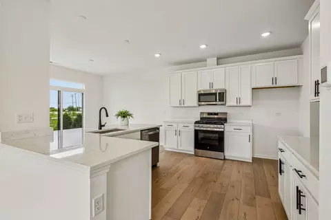 Kitchen - 25534 W Emory Ln, Plainfield, IL 60544 photo 3 of 3