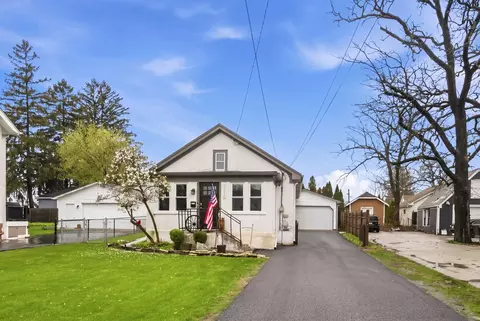 116 High St, Highwood, IL 60040