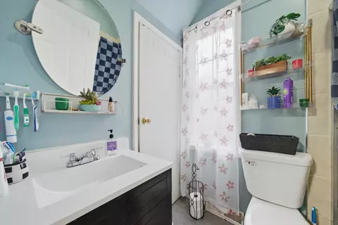 Bath - 1003 Saint John St, Elgin, IL 60120 photo 1 of 2