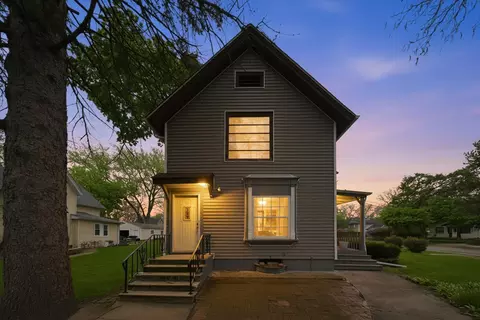 Exterior - 1003 Saint John St, Elgin, IL 60120 photo 6 of 6