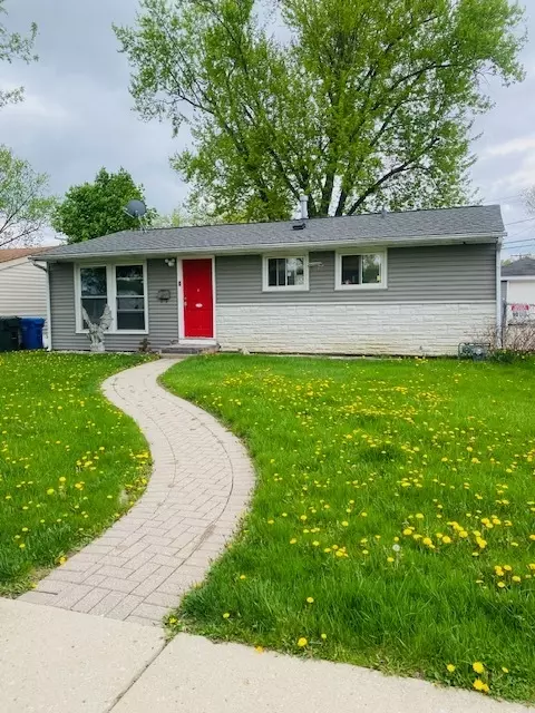 716 Jackson Ave, Carpentersville, IL 60110