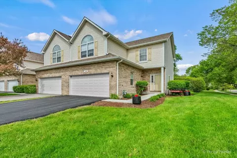 1070 Lily Field Ln, Bolingbrook, IL 60440