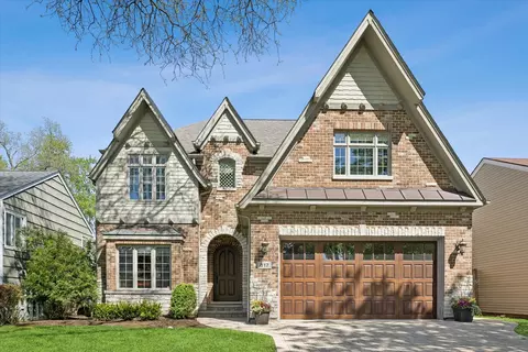 817 S Fairfield Ave, Elmhurst, IL 60126