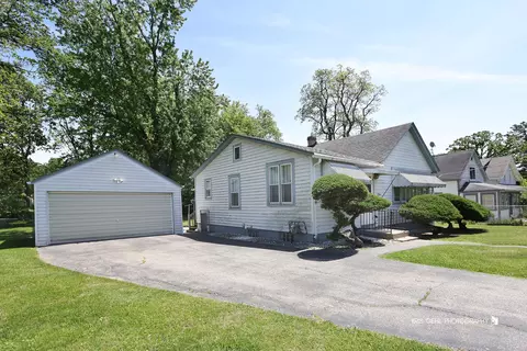 38141 N 4th Ave, Spring Grove, IL 60081