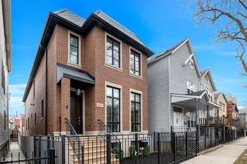 2447 N Greenview Ave, Chicago, IL 60614