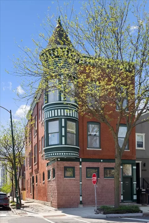2001 W Ohio St #1N, Chicago, IL 60612
