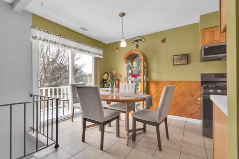 Dining - 1314 Ely Ct #1314, Wheeling, IL 60090 photo 1 of 2