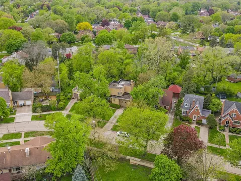 View/Area - 522 Byrd Rd, Riverside, IL 60546 photo 1 of 4