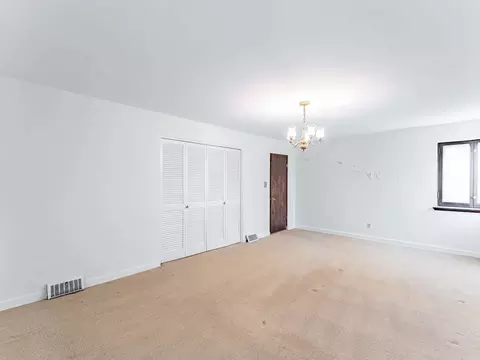 Living - 522 Byrd Rd, Riverside, IL 60546 photo 3 of 3