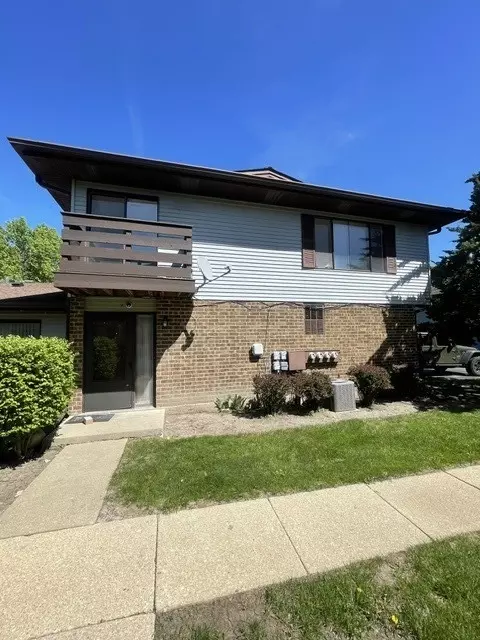 1590 Perry Ct #A, Aurora, IL 60505