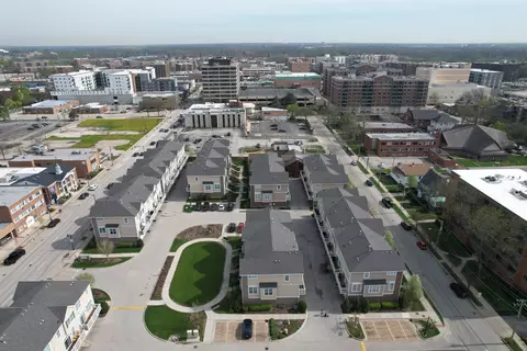 View/Area - 822 Center St, Des Plaines, IL 60016 photo 5 of 6