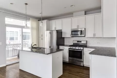 Kitchen - 822 Center St, Des Plaines, IL 60016 photo 2 of 3