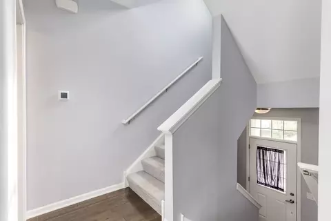 Entry Way - 822 Center St, Des Plaines, IL 60016 photo 1 of 1