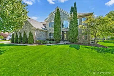 2400 Wyeth Dr, West Chicago, IL 60185