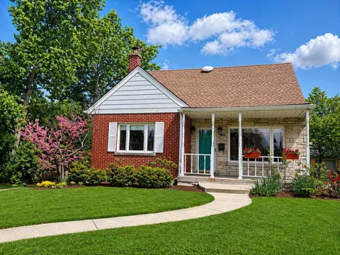 1221 N Oak Park Ave, Oak Park, IL 60302