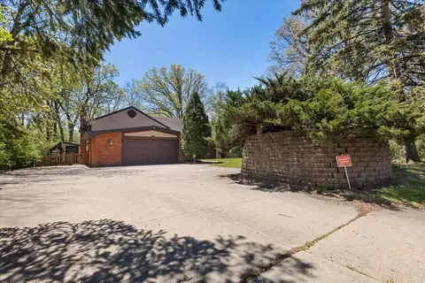 33 Half Day Rd, Lincolnshire, IL 60069