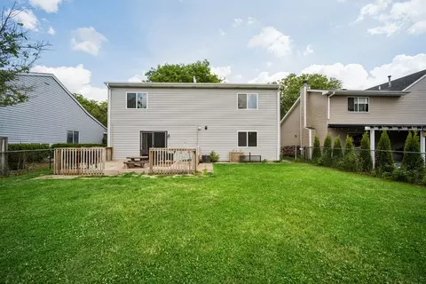 Exterior - 644 Dover Dr, Elgin, IL 60120 photo 4 of 4