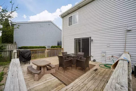Exterior - 644 Dover Dr, Elgin, IL 60120 photo 2 of 4