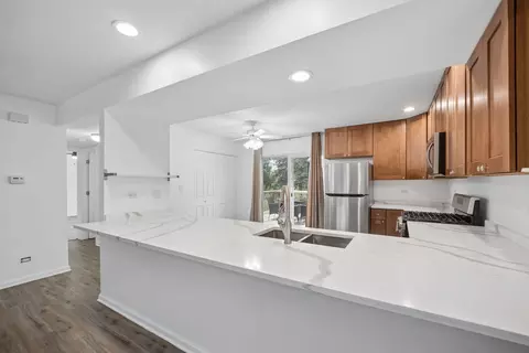 Kitchen - 644 Dover Dr, Elgin, IL 60120 photo 2 of 4