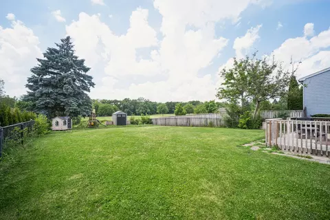 Exterior - 644 Dover Dr, Elgin, IL 60120 photo 3 of 4