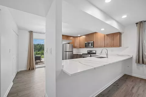 Kitchen - 644 Dover Dr, Elgin, IL 60120 photo 1 of 4