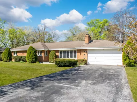 404 Tomah Ave, Prospect Heights, IL 60070