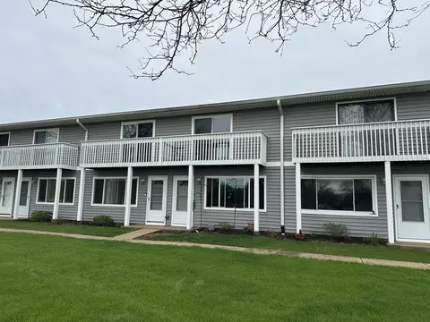 17444 W Walnut Ln, Gurnee, IL 60031