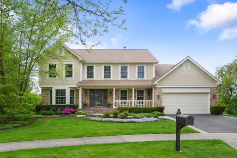 271 Saddle Back Rd, Vernon Hills, IL 60061