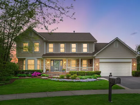 271 Saddle Back Rd, Vernon Hills, IL 60061