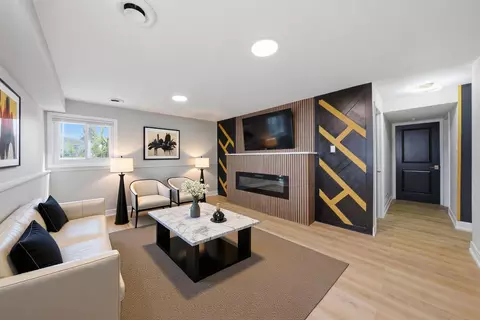 Living - 16611 Marshfield Ave, Markham, IL 60428 photo 7 of 9