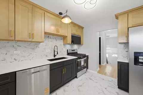 Kitchen - 16611 Marshfield Ave, Markham, IL 60428 photo 4 of 5