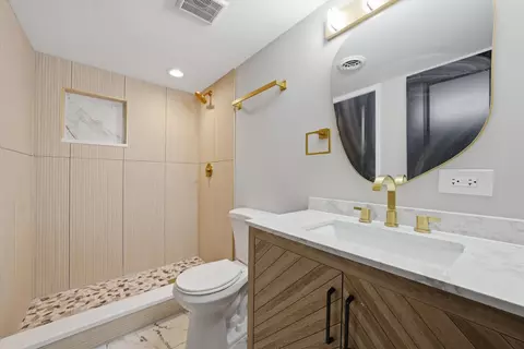 Bath - 16611 Marshfield Ave, Markham, IL 60428 photo 4 of 4