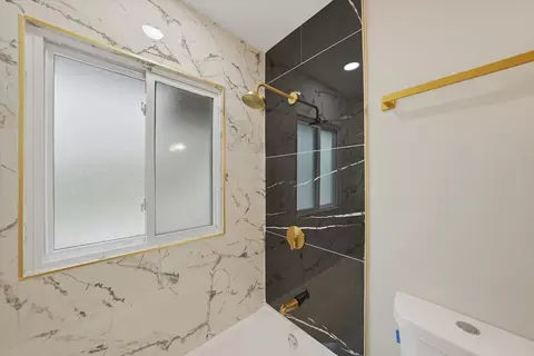 Bath - 16611 Marshfield Ave, Markham, IL 60428 photo 2 of 4