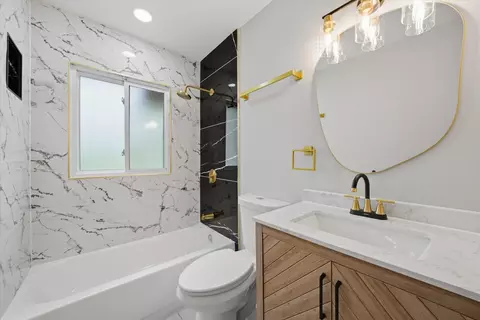 Bath - 16611 Marshfield Ave, Markham, IL 60428 photo 1 of 4