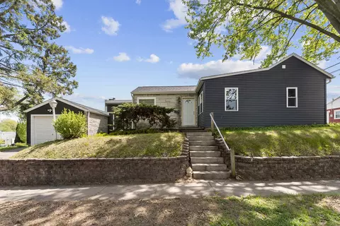 3724 N Sturdevant St, Davenport, IA 52806