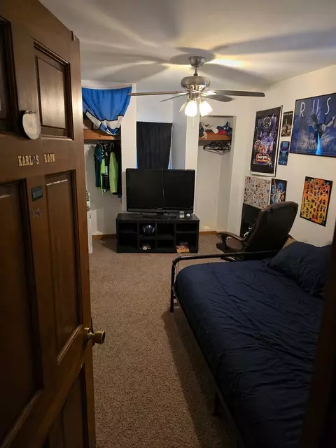 Bedroom - 247 Maple St, Chester, IL 62233 photo 2 of 3