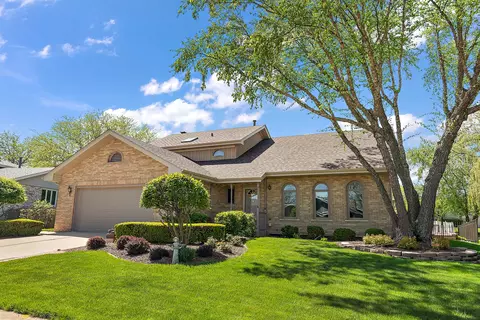 17300 Brook Hill Dr, Orland Park, IL 60467